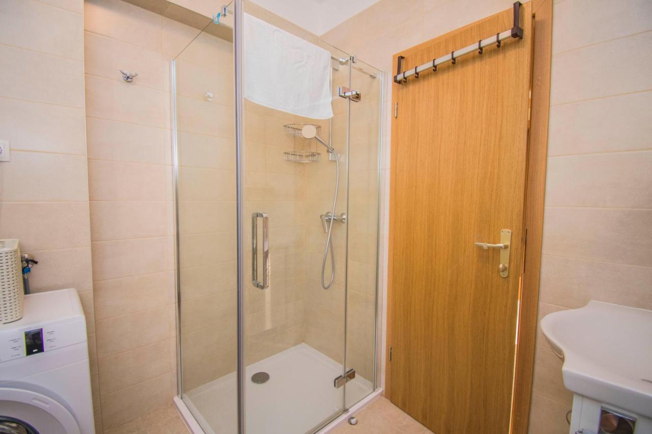 יאדראנובו Apartments Ivanica And Mirela מראה חיצוני תמונה