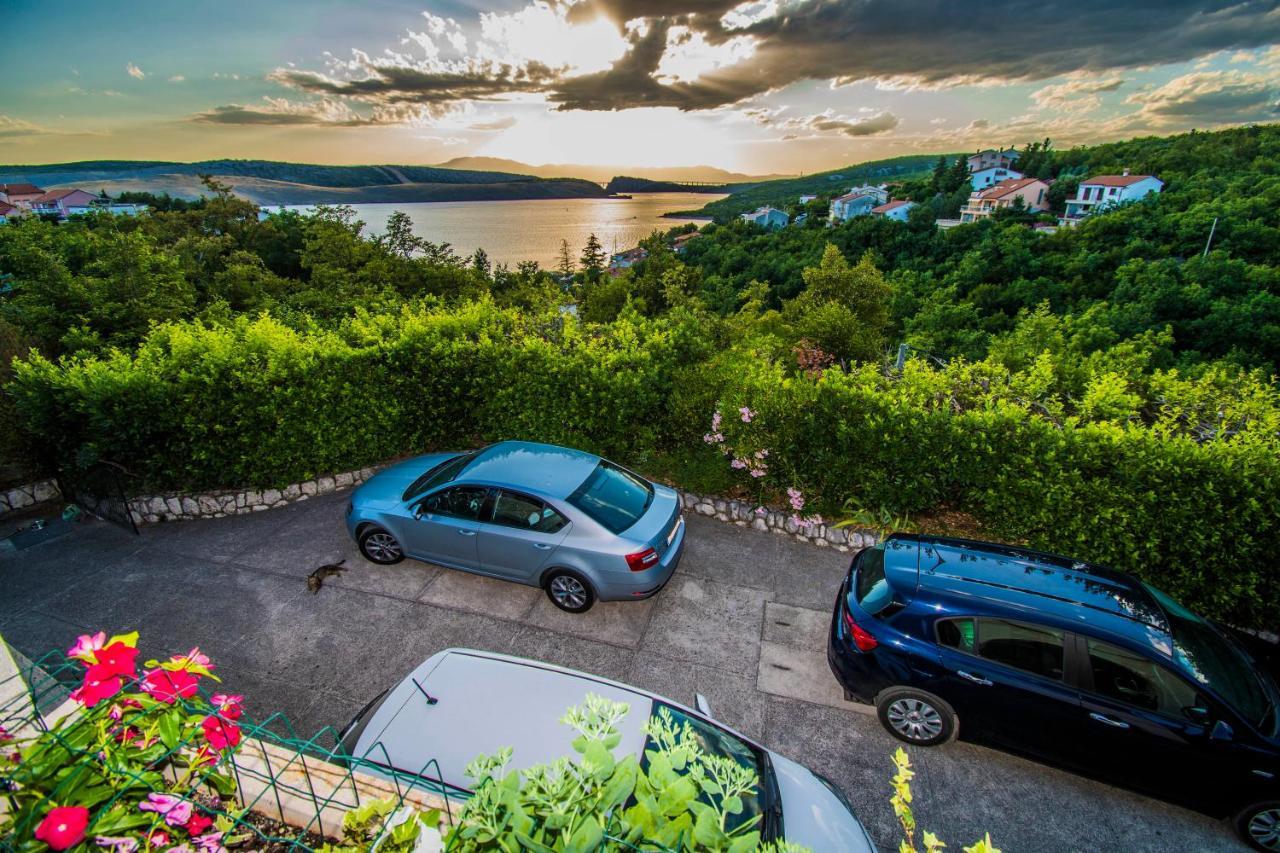 יאדראנובו Apartments Ivanica And Mirela מראה חיצוני תמונה