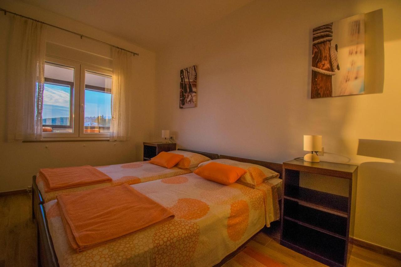 יאדראנובו Apartments Ivanica And Mirela מראה חיצוני תמונה