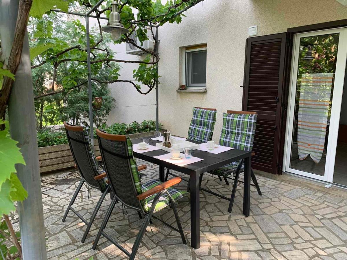 יאדראנובו Apartments Ivanica And Mirela מראה חיצוני תמונה